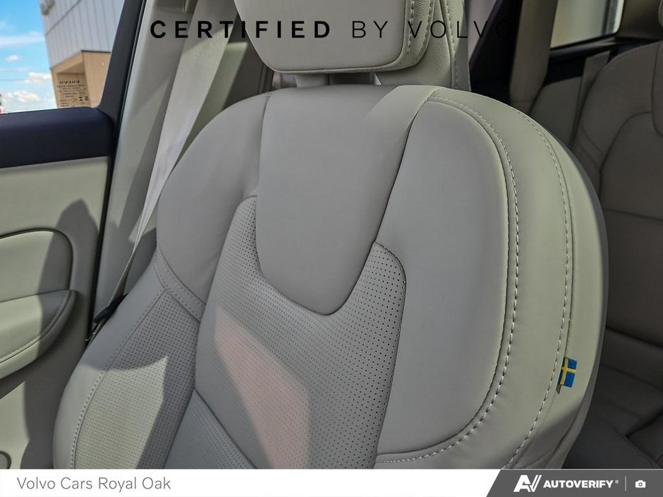 2026 Volvo XC60 Plug-In Hybrid Ultra Dark Theme-19