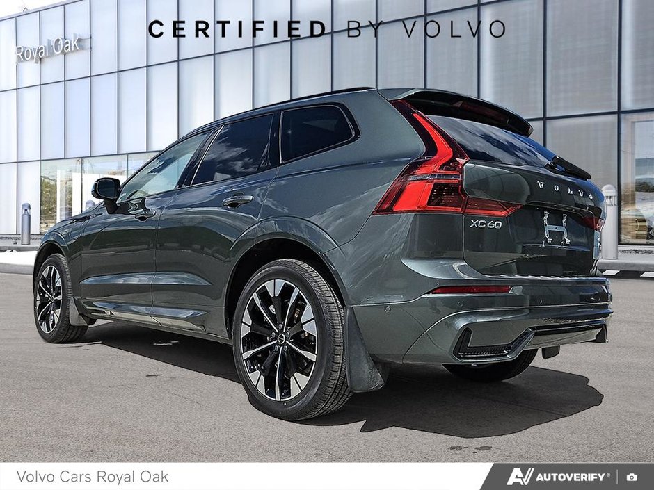 2026 Volvo XC60 Plug-In Hybrid Ultra Dark Theme-3