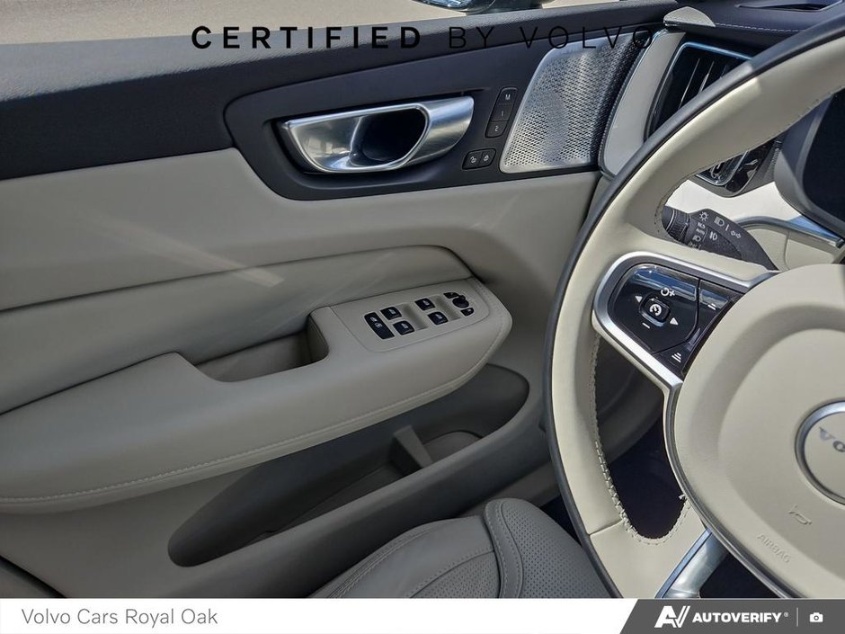 2026 Volvo XC60 Plug-In Hybrid Ultra Dark Theme-16