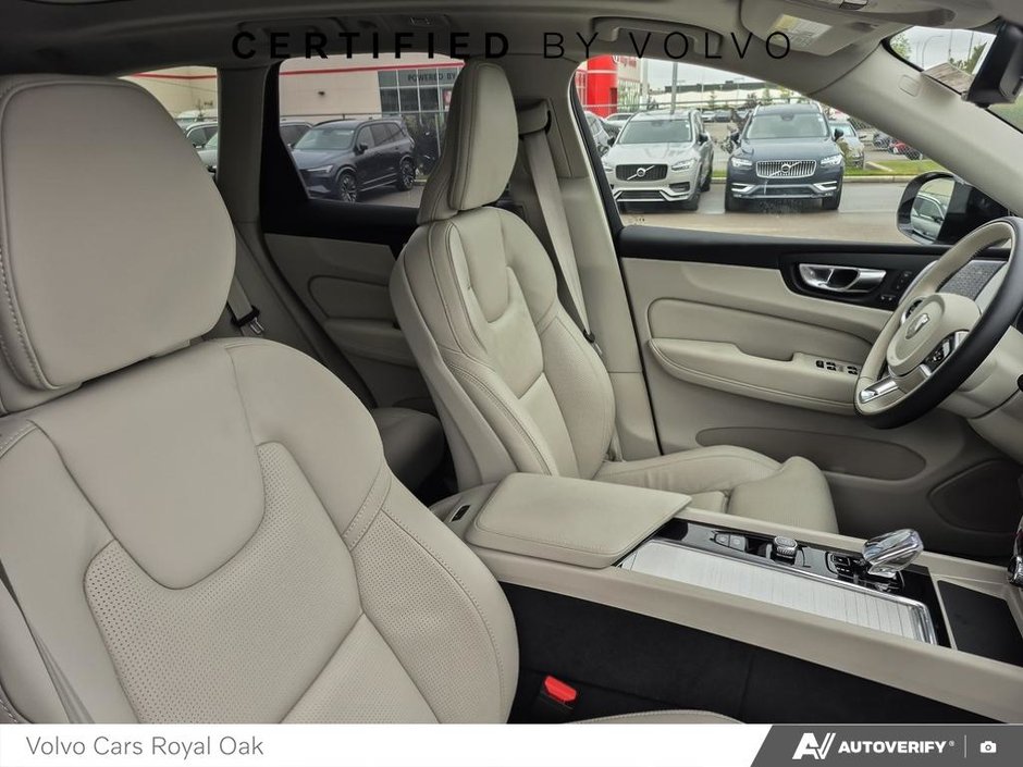 2026 Volvo XC60 Plug-In Hybrid Ultra Dark Theme-21