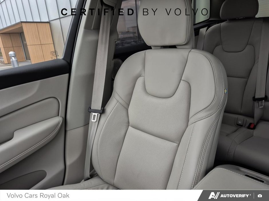2026 Volvo XC60 Plug-In Hybrid Ultra Dark Theme-19