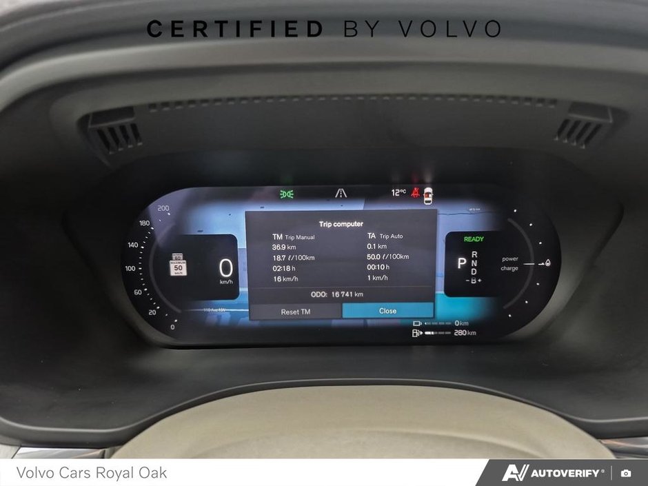 2026 Volvo XC60 Plug-In Hybrid Ultra Dark Theme-14