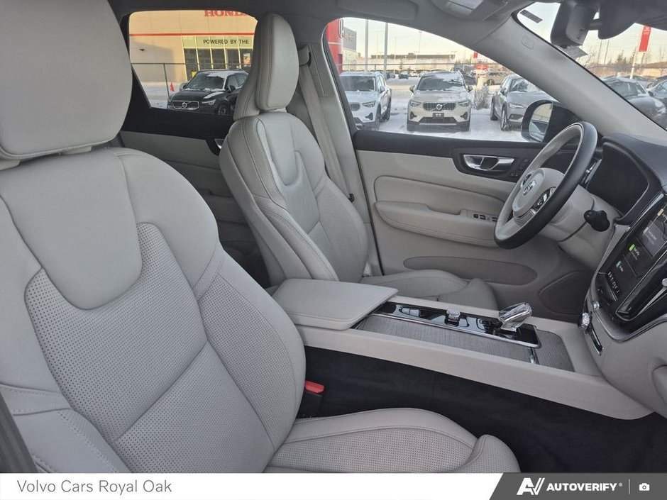 2024 Volvo XC60 Recharge Ultimate Dark Theme-22