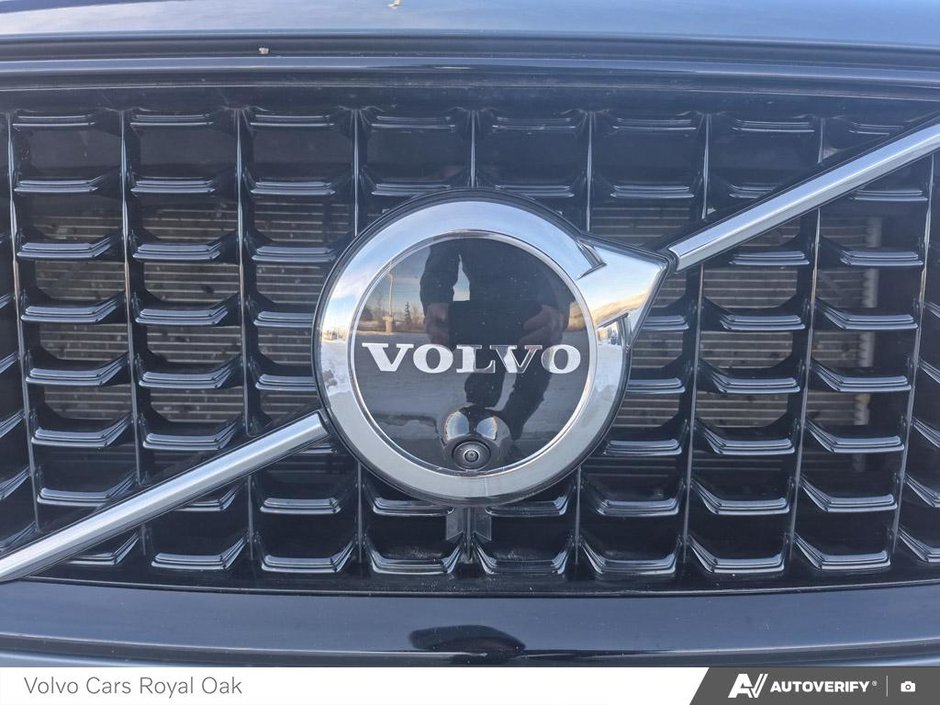 2024 Volvo XC60 Recharge Ultimate Dark Theme-8