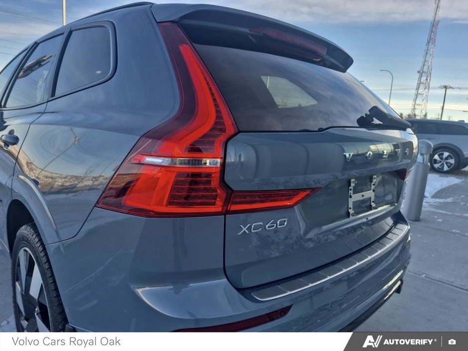 2024 Volvo XC60 Recharge Ultimate Dark Theme-10