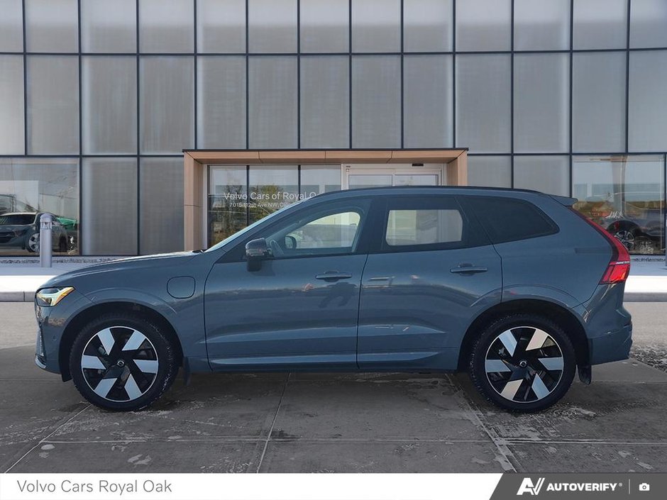 2024 Volvo XC60 Recharge Ultimate Dark Theme-2