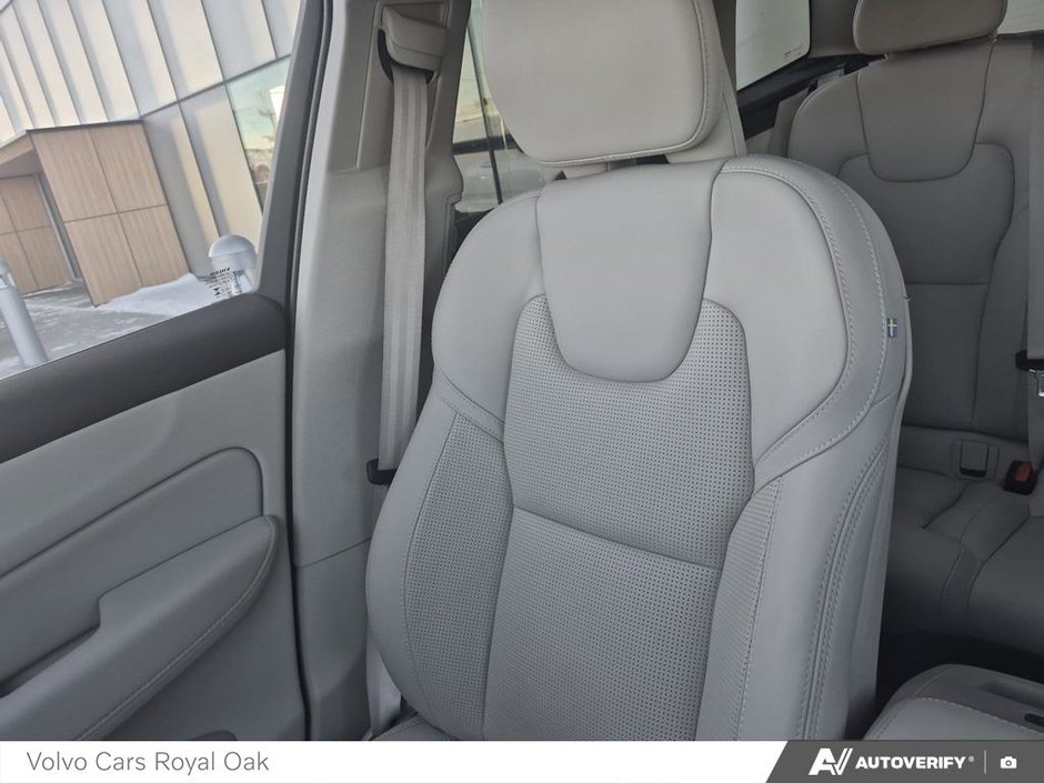 2024 Volvo XC60 Recharge Ultimate Dark Theme-21