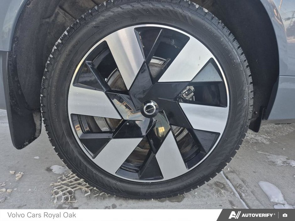 2024 Volvo XC60 Recharge Ultimate Dark Theme-5