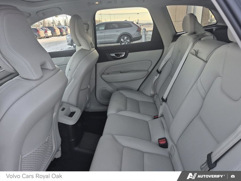 2024 Volvo XC60 Recharge Ultimate Dark Theme-23