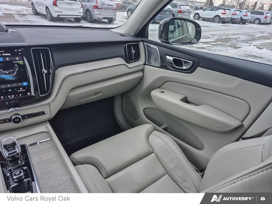 2022 Volvo XC60 Inscription-24