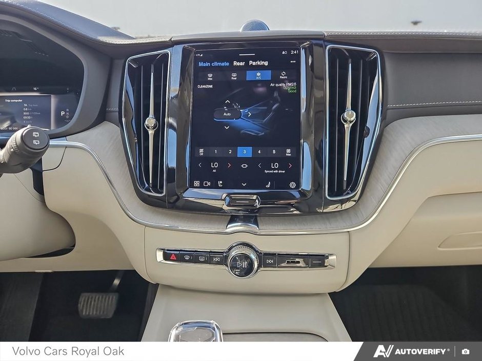 2022 Volvo XC60 Inscription-18