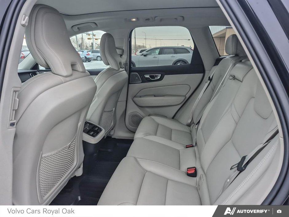 2022 Volvo XC60 Inscription-22