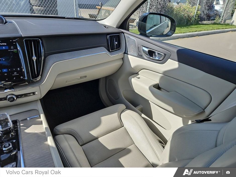 2022 Volvo XC60 Inscription-24