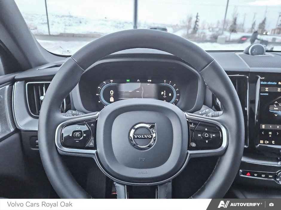 2022 Volvo XC60 R-Design-13