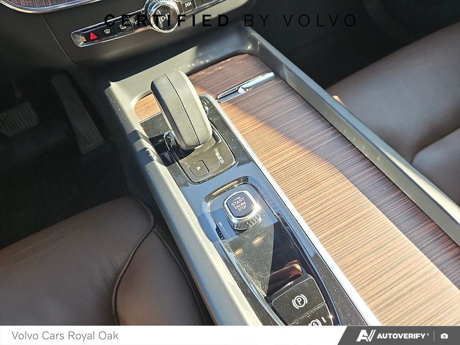 2022 Volvo XC60 Momentum-17