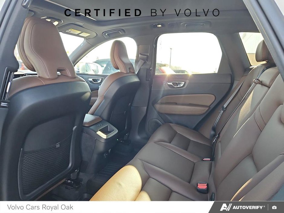 2022 Volvo XC60 Momentum-22