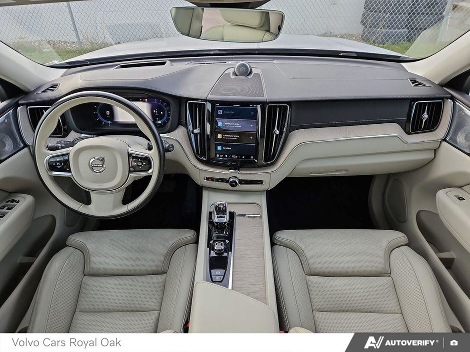 2023 Volvo XC60 Ultimate Dark Theme-23