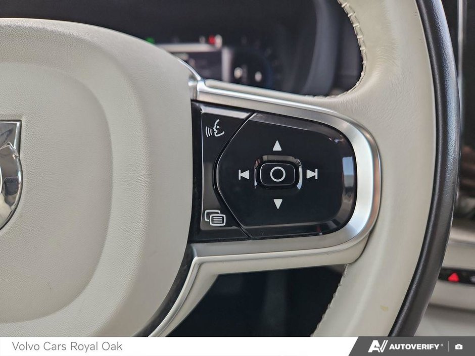 2023 Volvo XC60 Ultimate Dark Theme-15