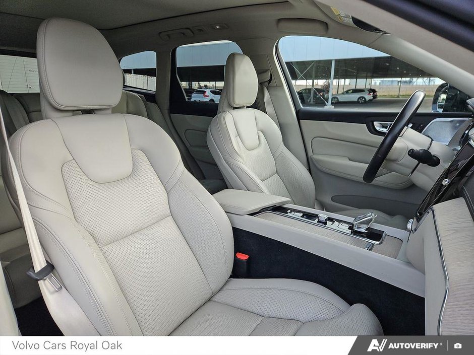 2023 Volvo XC60 Ultimate Dark Theme-21