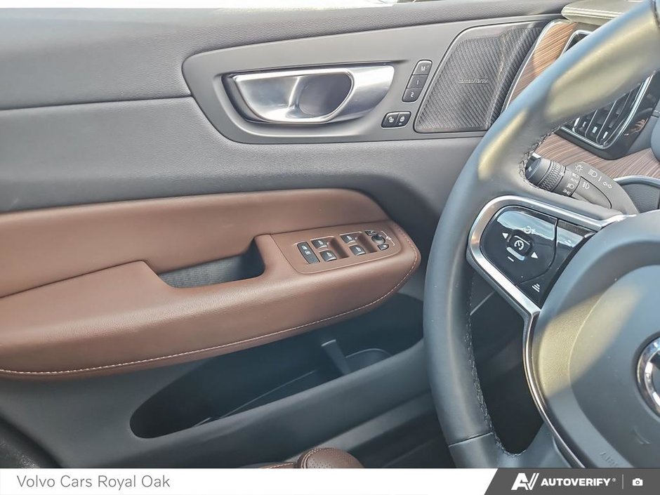 2023 Volvo XC60 Ultimate Dark Theme-16