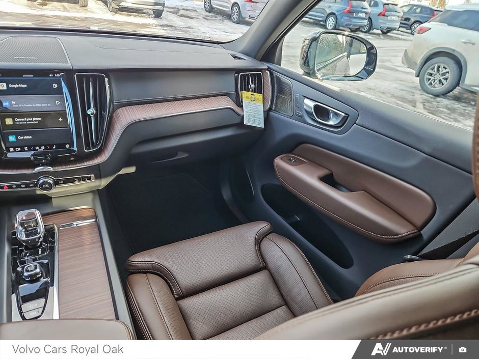 2023 Volvo XC60 Ultimate Dark Theme-24