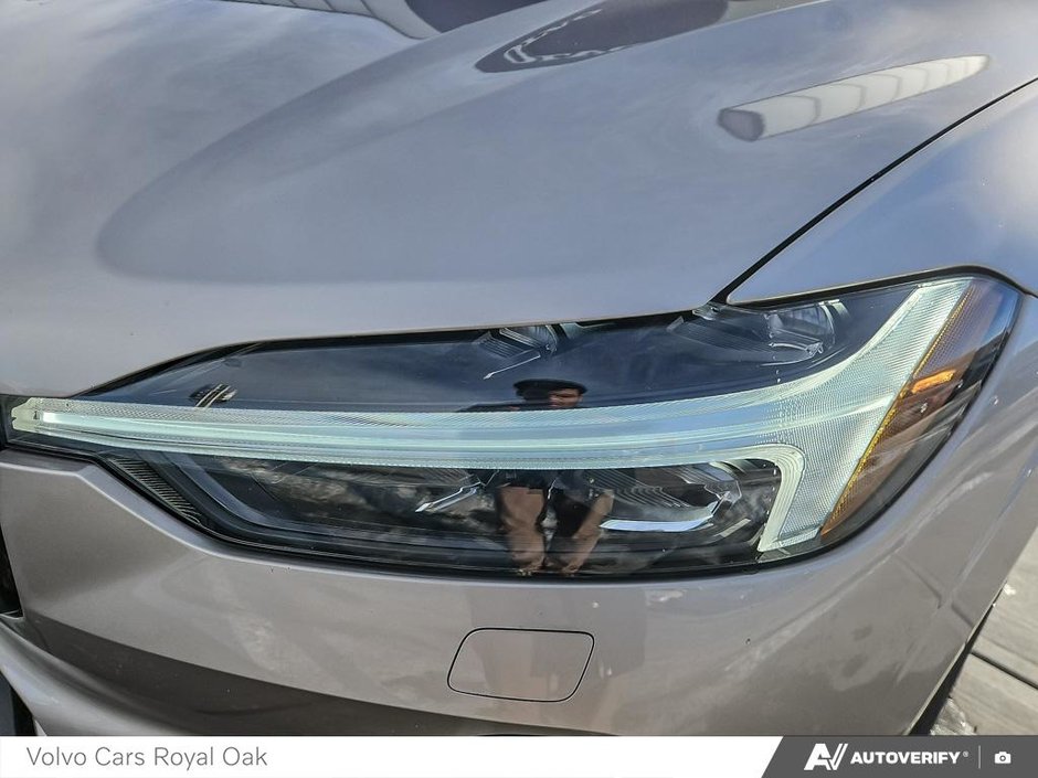 2023 Volvo XC60 Ultimate Dark Theme-7