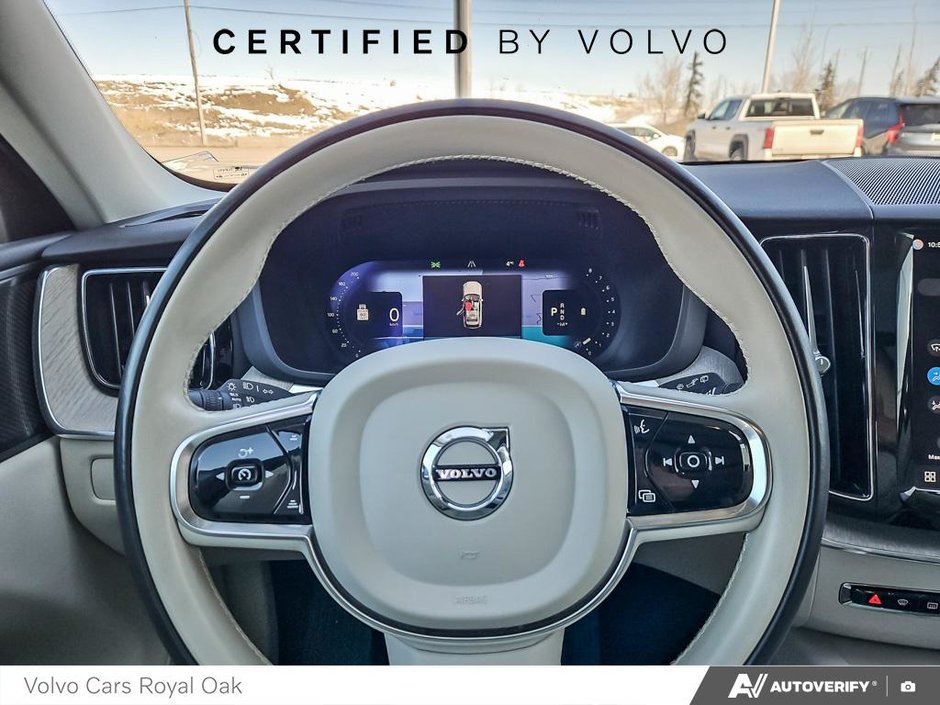 2023 Volvo XC60 Plus Dark Theme-13