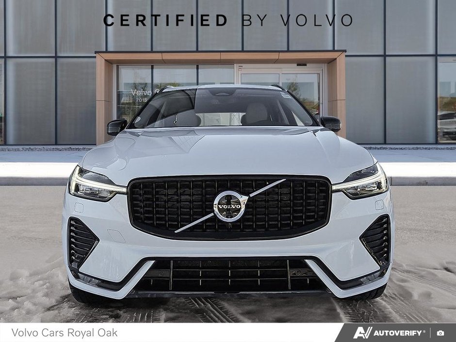 2023 Volvo XC60 Plus Dark Theme-1