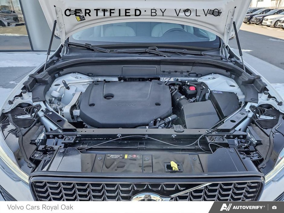 2023 Volvo XC60 Plus Dark Theme-9