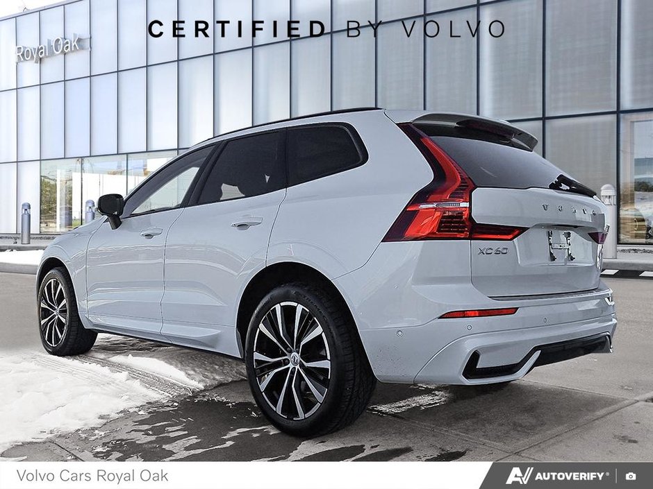 2023 Volvo XC60 Plus Dark Theme-3