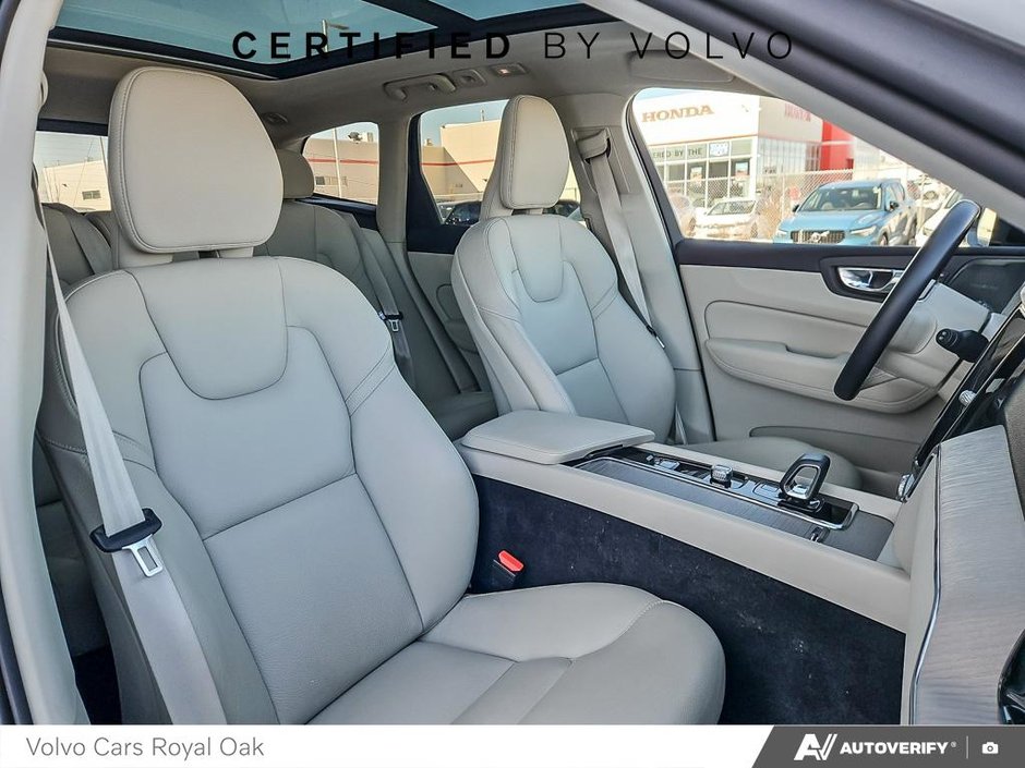 2023 Volvo XC60 Plus Dark Theme-21