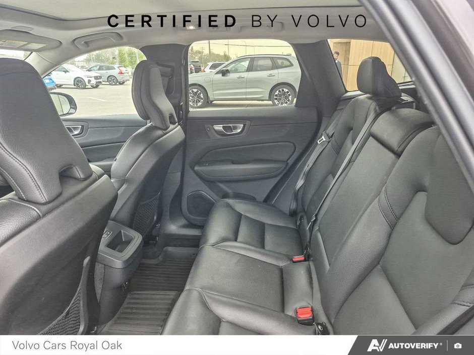 2023 Volvo XC60 Plus Dark Theme-22