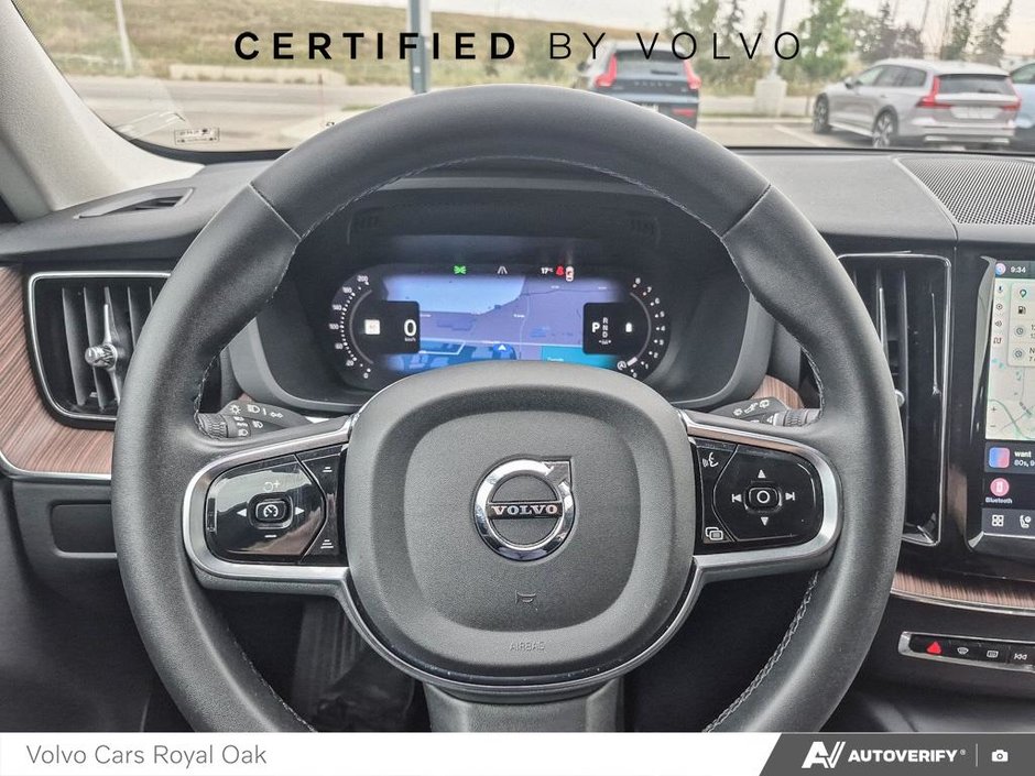2023 Volvo XC60 Plus Dark Theme-13