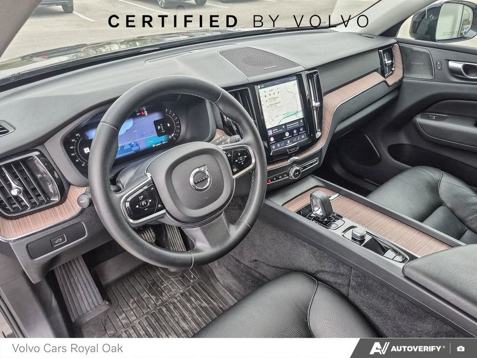 2023 Volvo XC60 Plus Dark Theme-12