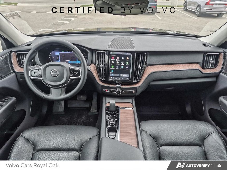 2023 Volvo XC60 Plus Dark Theme-23