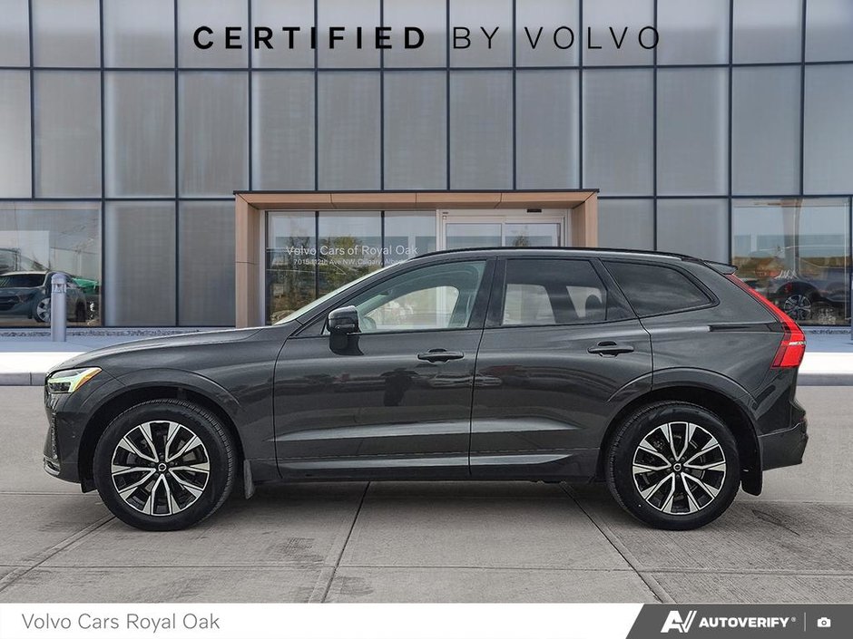 2023 Volvo XC60 Plus Dark Theme-2