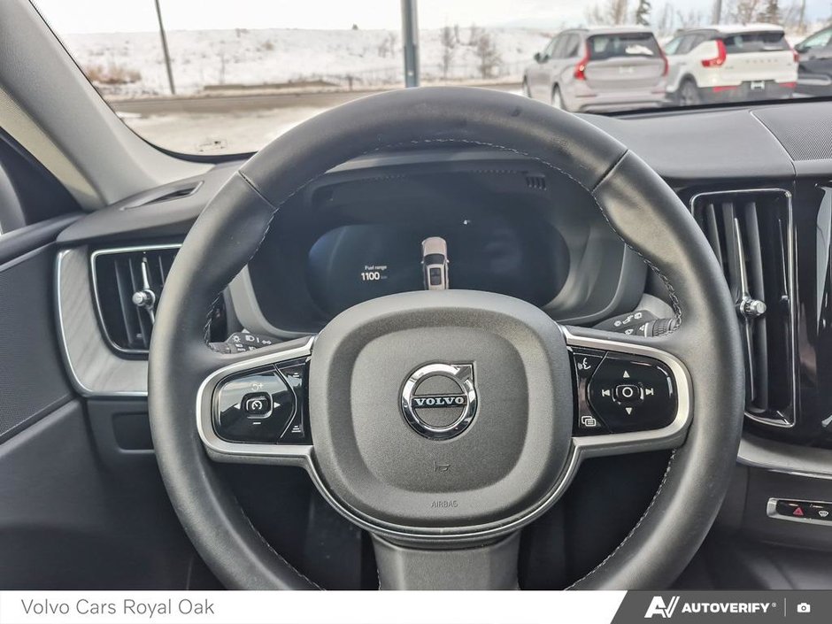 2025 Volvo XC60 Plus Dark Theme-13