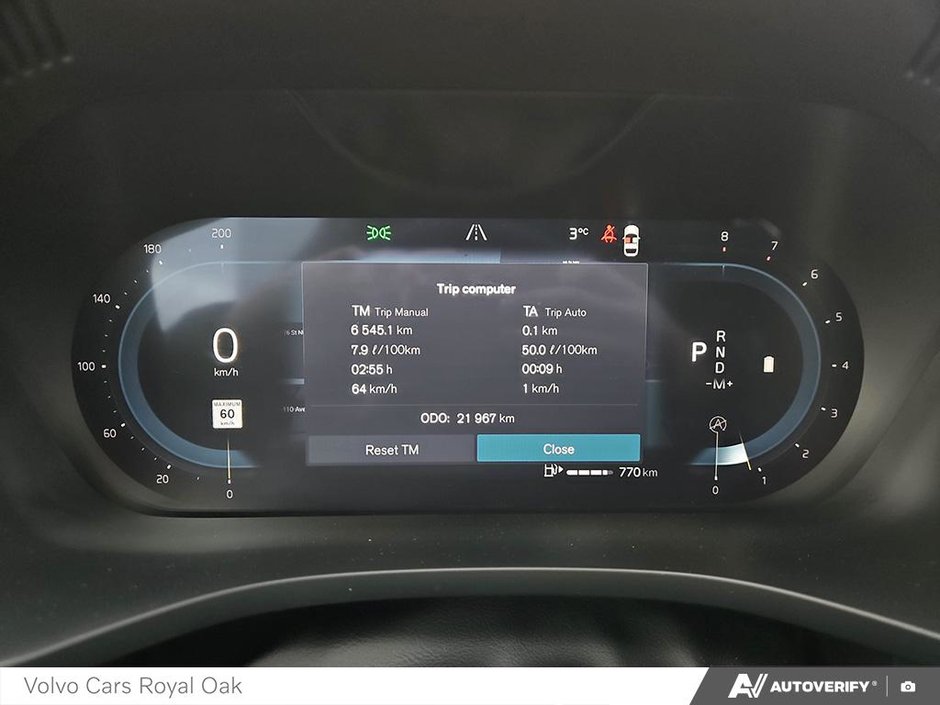 2025 Volvo XC60 Plus Dark Theme-14