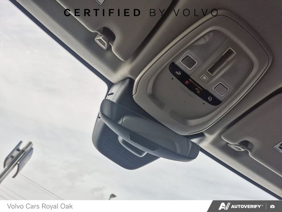 2025 Volvo XC60 Plus Dark Theme-20