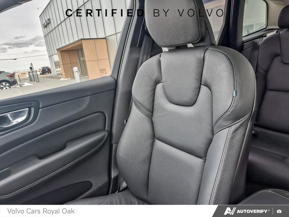 2025 Volvo XC60 Plus Dark Theme-19