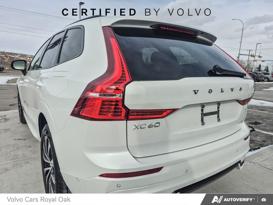 2025 Volvo XC60 Plus Dark Theme-10