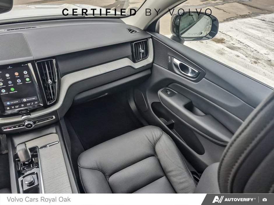 2025 Volvo XC60 Plus Dark Theme-24