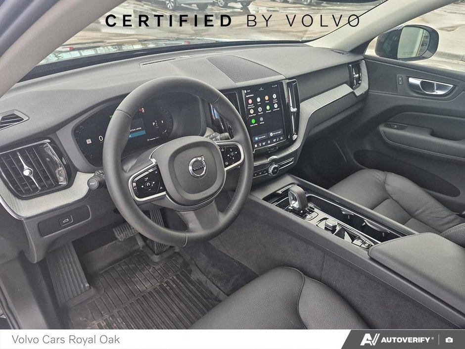 2025 Volvo XC60 Plus Dark Theme-12