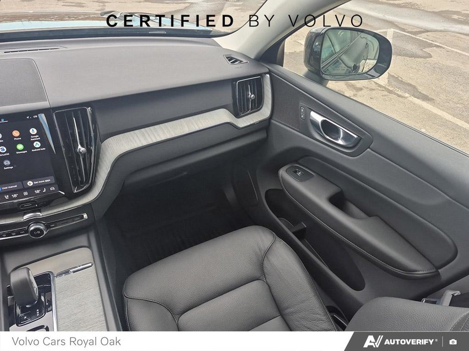 2025 Volvo XC60 Plus Dark Theme-24