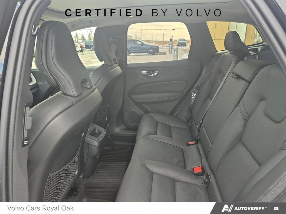 2025 Volvo XC60 Plus Dark Theme-22