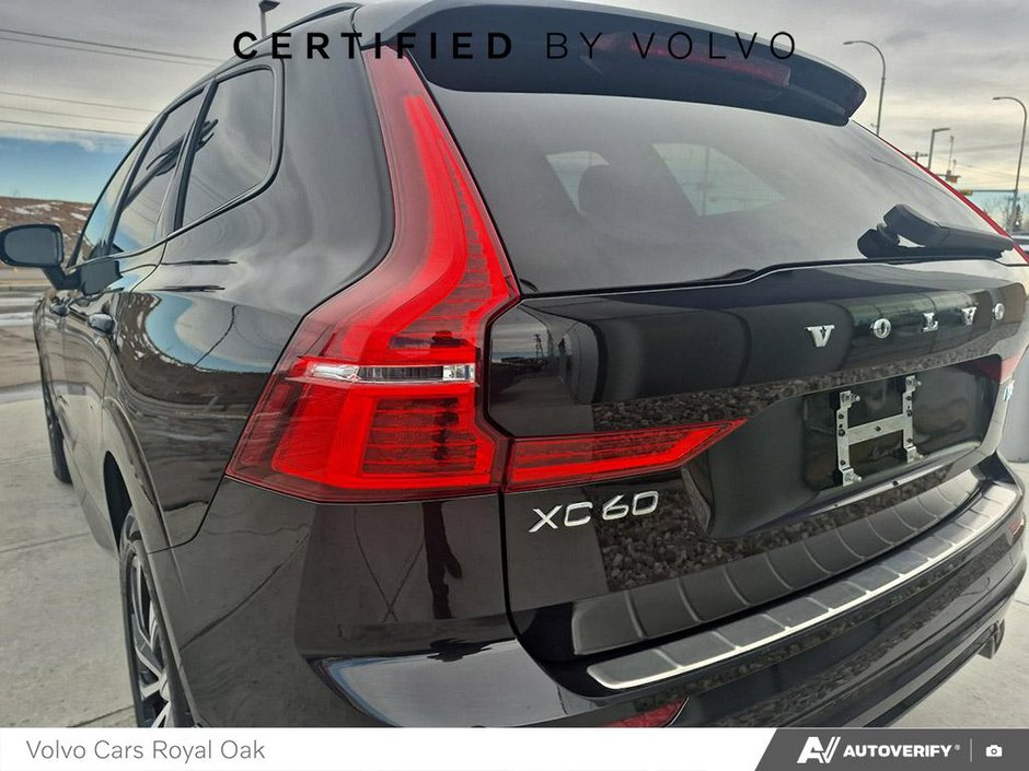 2025 Volvo XC60 Plus Dark Theme-10