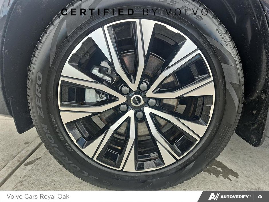 2025 Volvo XC60 Plus Dark Theme-5