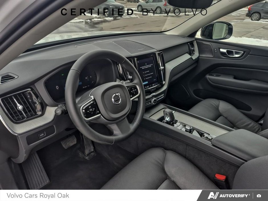 2025 Volvo XC60 Plus Dark Theme-12