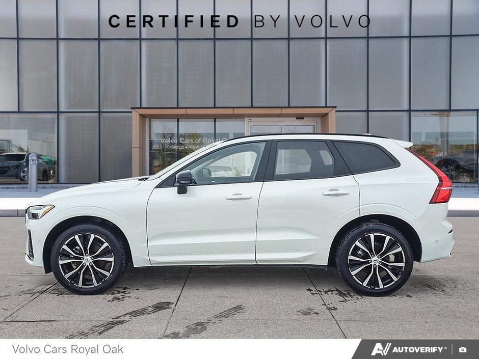 2025 Volvo XC60 Plus Dark Theme-2