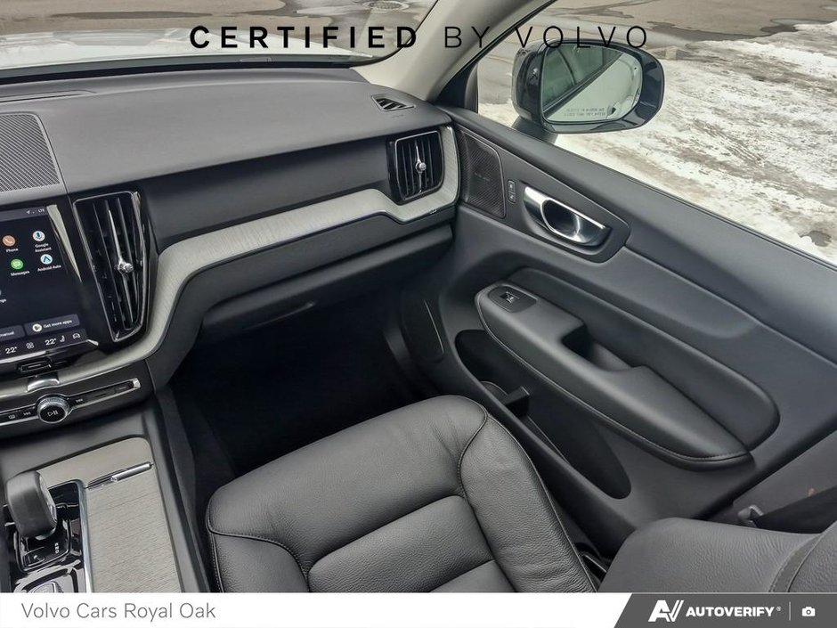 2025 Volvo XC60 Plus Dark Theme-24